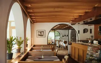 Alex Moling Hotel Boe 53